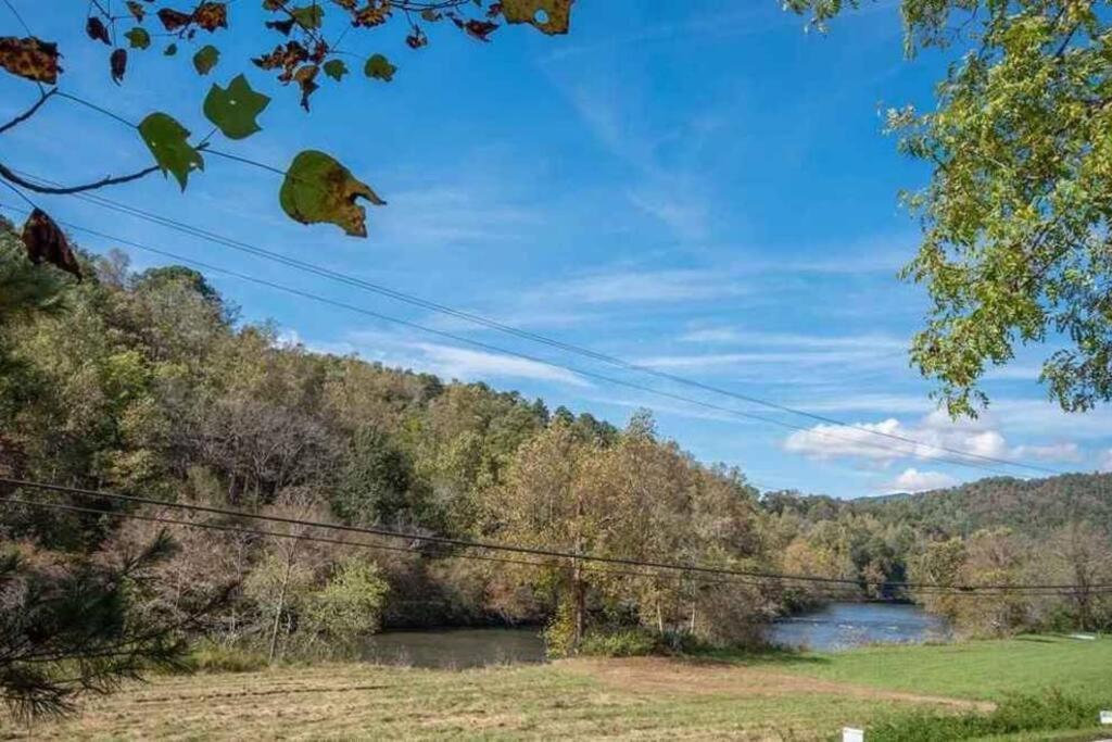 Riverside Relaxer W/Hot Tub+Fire Pit +Wifi & View Franklin Εξωτερικό φωτογραφία